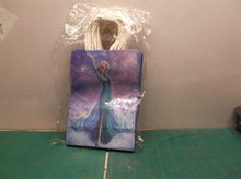 24 Generic Frozen Birthday Party Supplies, Favor Bags 4x6x8