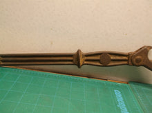 inner arm from a VINTAGE METAL NO-58 NAIL PULLER SUREGRIP BRIDGEPORT