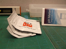 pH Meter for testing liquids 0-14 range\