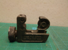 Large Diameter Mini Tube Cutter 1/8 In. to 1-1/8 In. O.D. Tubing T006