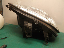 1996-2004 Freightliner Columbia Right Passenger Side Headlight Headlamp no rear