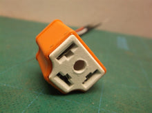 Holley Retrobright H820 Adapter For H4 Non-Standard Plug