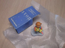 Avon Special Moments Figurine Hug Me! Hold Me!