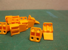 (10) W4S - DT Series - Wedgelock for a 4 Socket Plug - Orange