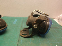 2 12v 55w blue fog lights missing one bracket