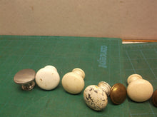 Lot of vintage knobs