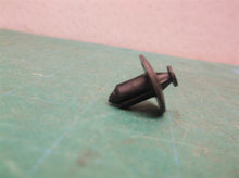 91A1205700 RIVET,PUSH BLK MITSUBISHI FORKLIFTS