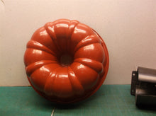 Bunt Pan 9.5 Inch dg2