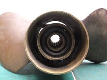 Quick Silver 17" Pitch Bronze 2 Plade Prop With Thrust Washer 48. 29658 A2-17 rt