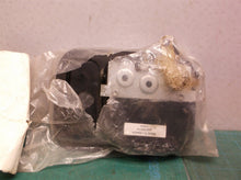 A 680 760 01 70 - Handle Assy, Door RH - Genuine Freightliner 6807600170