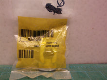 John Deere R241296: Retainer