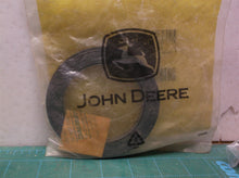 John DEERE OEM R217607 WHEEL HUB SEALING RING JOHN DEERE
