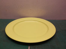 6 Tupperware 10" Dinner Plates