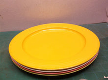 6 Tupperware 10" Dinner Plates