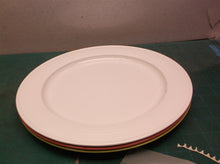 6 Tupperware 10" Dinner Plates