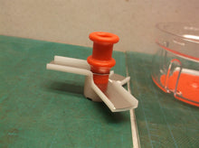 Cup & blade for a Tupperware Chop 'N Prep Chef Red