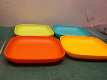 TUPPERWARE Kids Play Plates Red Green orange teal Lot of 4