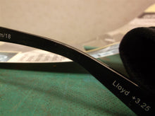 Foster Grant Lightspecs Lighted Reading Glasses +3.25 Case