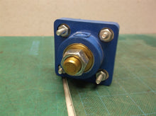 LEVITON Single Pole Receptacle Dark Blue