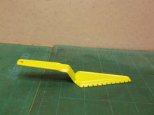 Tupperware toys cake server green