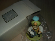 Avon Magnificent Circus Bears Collection Marcello the Magician Figurine