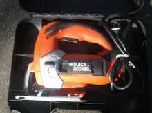Black & Decker JS600 Variable Speed Jig Saw With Case Missing One Latch