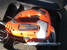 Black & Decker JS600 Variable Speed Jig Saw With Case Missing One Latch