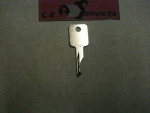 (1) Key Fits Case Bobcat IR Komatsu Grove Tennant Terex Timberjack D250 c6