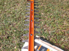 Black & Decker BEHTS300 20" Type 1 120V 3.8A Sawblade Electric Hedge Trimmer