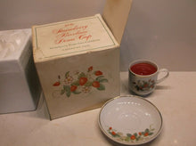 Avon 1978 Porcelain Strawberry Demi Fragrance Candlette 22K Gold Trim W/Flake