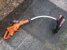 Black & Decker GH3000 Curved Shaft Electric Edger/Weed Eater - Missing Head