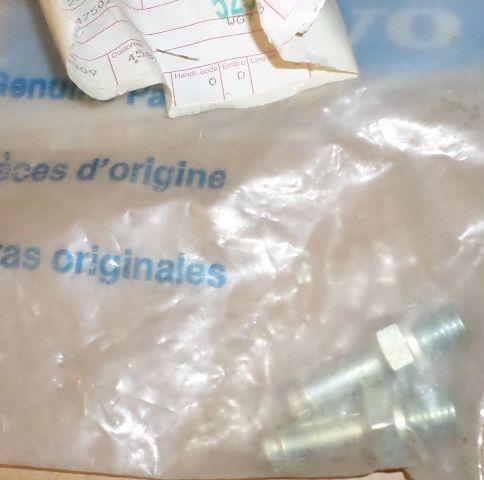 New Volvo Surplus Nipple 947502 Fits Volvo L70E L110E L220E L70F A20 A35 A35D