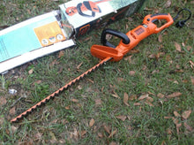Black & Decker HH2455 Hedge Trimmer w/ Rotating Handle 24" 120V - 60Hz Type 3