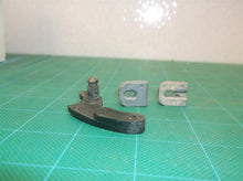 479751-00S Lever & 2 495585-00 Eyelets off a Black and Decker GH1100 Grass Trimmer