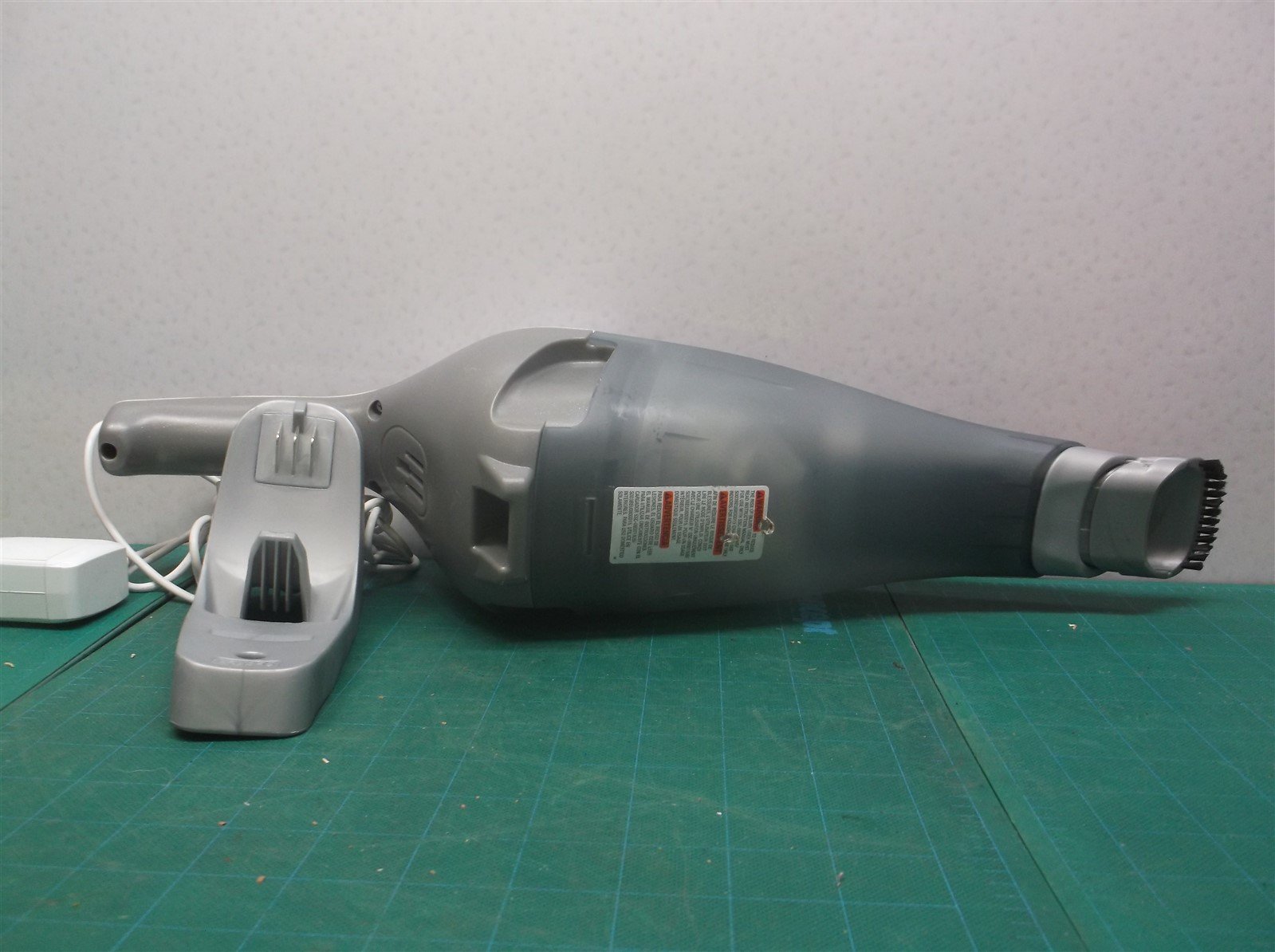 BLACK+DECKER HNVC215B10 Dustbuster Cordless Hand Vacuum - White 