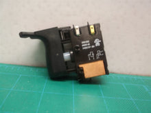 649381-00 Switch from a DeWALT DWD110 3/8 eletric Drill