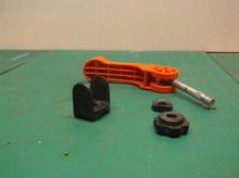 HANDLE, QUICK CLAMP, SHAFT 4 handle off a Black & Decker MM2000_Type2 20" Mower