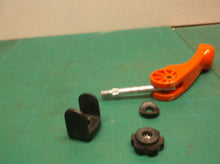 HANDLE, QUICK CLAMP, SHAFT 4 handle off a Black & Decker MM2000_Type2 20" Mower