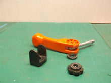 HANDLE, QUICK CLAMP, SHAFT 4 handle off a Black & Decker MM2000_Type2 20" Mower
