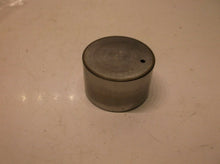 Intake Camshaft Valve Lifter 814U Off Of A 2009 Nissan Xterra 4.0L 6 Cylinder
