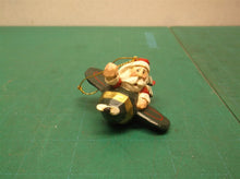 Eddie Walker Ornament Plane Santa ds1