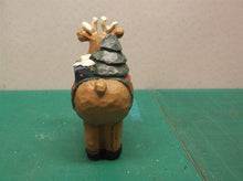 Eddie Walker Figurine Reindeer w Tree Present ds1