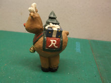 Eddie Walker Figurine Reindeer w Tree Present ds1
