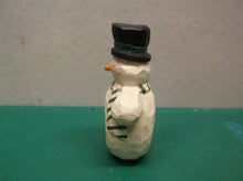 Eddie Walker Figurines Snowman O w Hat Scarf ds1