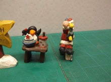 Eddie Walker Figurines Christmas Workbench North Pole set ds1