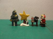 Eddie Walker Figurines Christmas Workbench North Pole set ds1