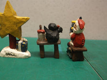 Eddie Walker Figurines Christmas Workbench North Pole set ds1