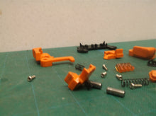 R840085 R840087 BATTERY LATCH KIT