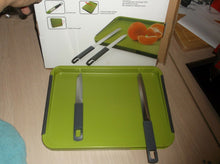 CB8005 Cutting Board For Fruit Two - Sided With Knives Green