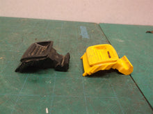 lot of 2 1 black &1 yellow latches for a Dewalt battery